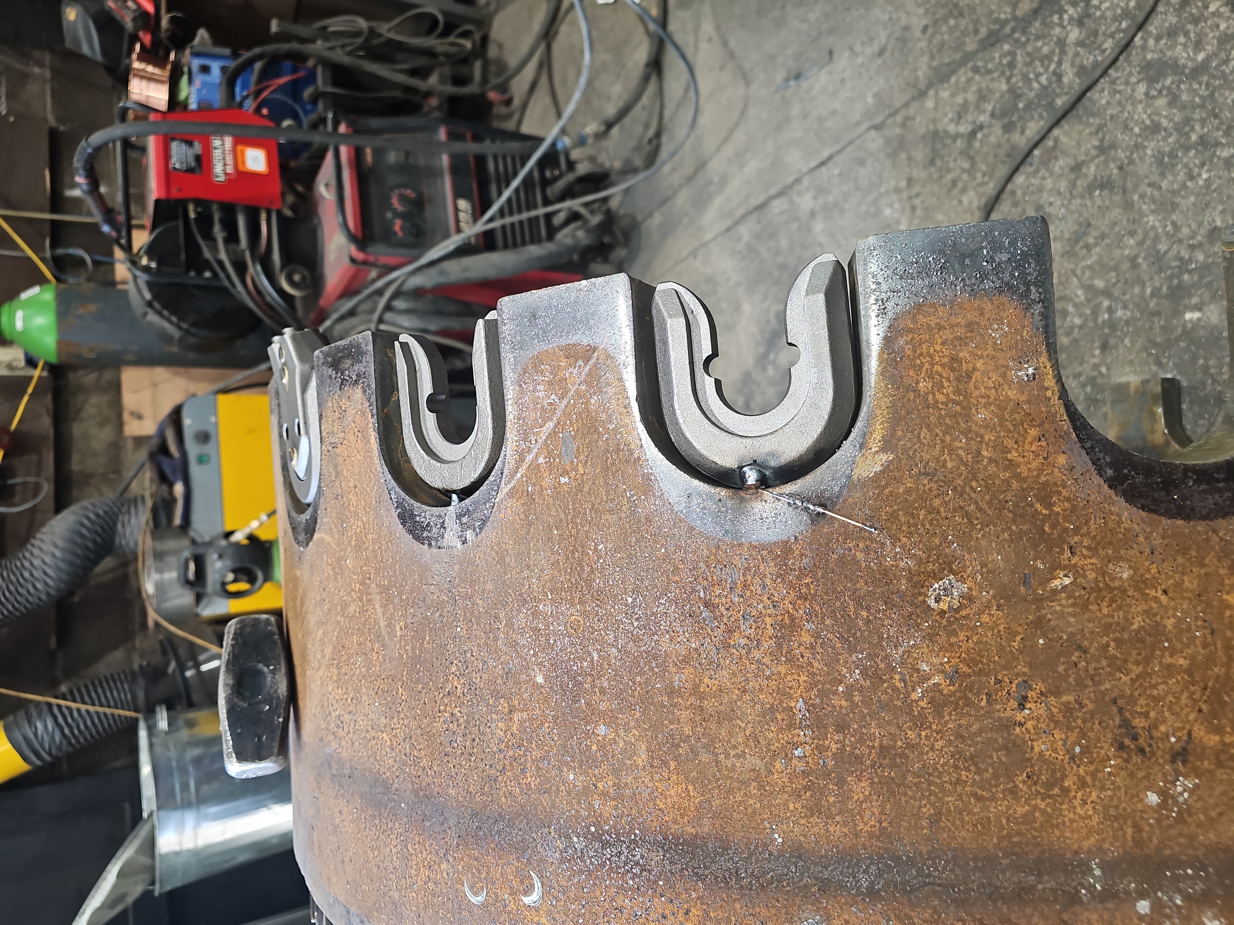 Close-up of the Bauer shoe profile on the casing