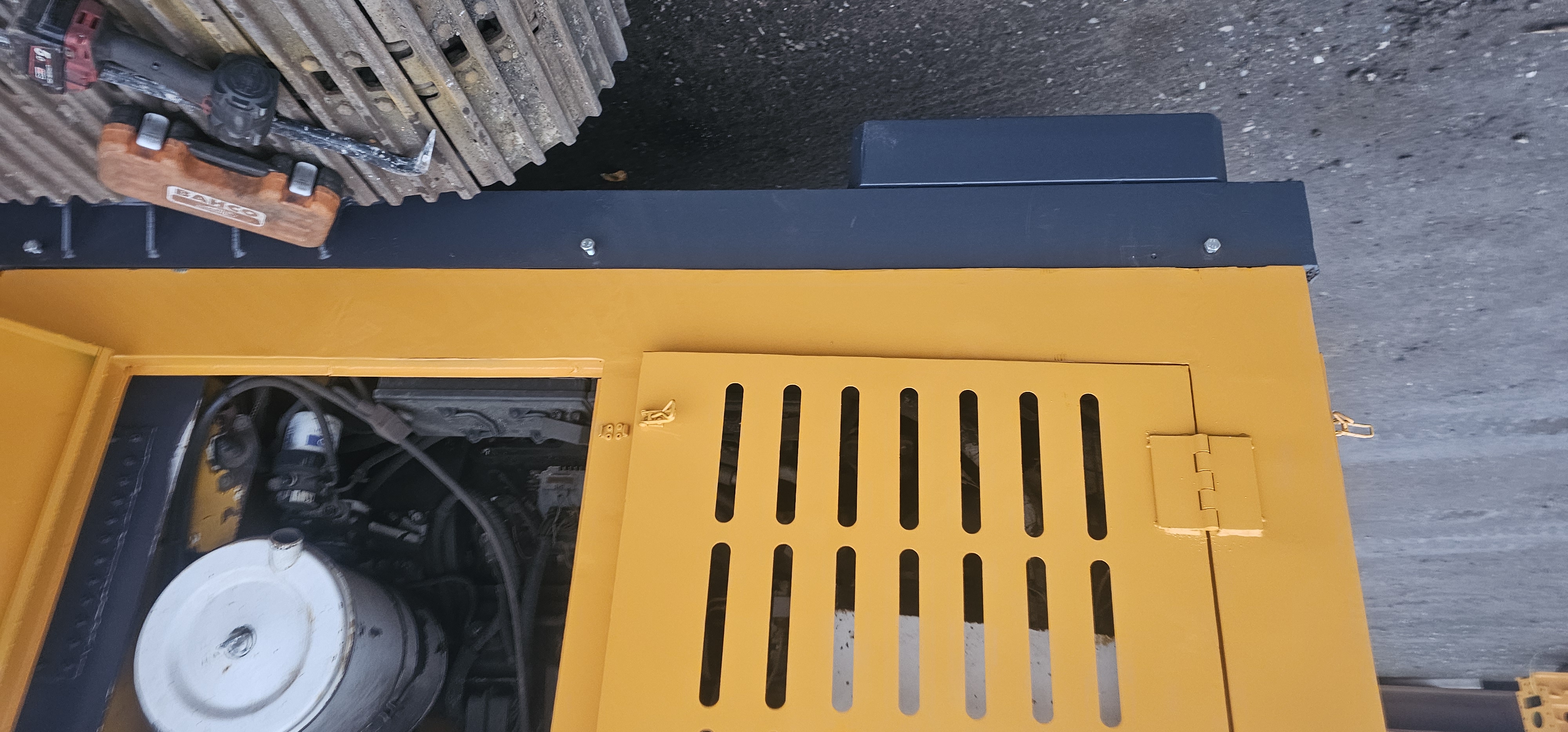 Hydraulic guarding refitted with cleaned pipework and fresh hoses